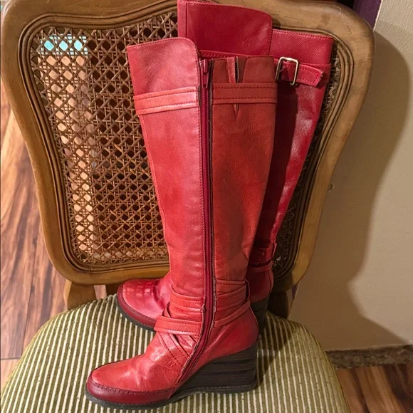 Miz Mooz Red Leather Knee-High Wedge Boots. Size 6.5 - Picture 2 of 13